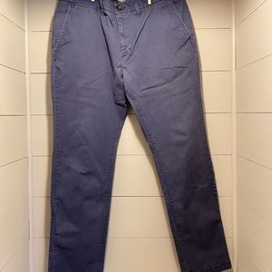 Goodfellow & Co Hennepin chino in slim cut